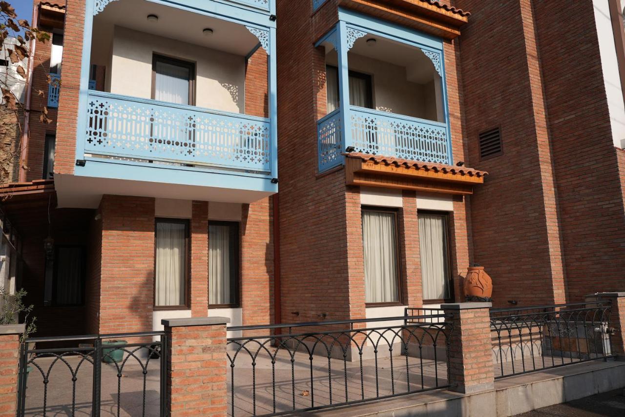 Hotel Embassy Tiflis Dış mekan fotoğraf