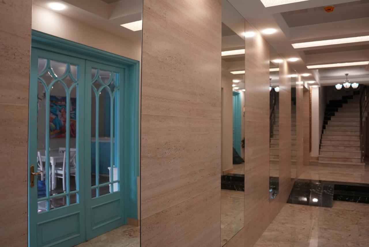 Hotel Embassy Tiflis Dış mekan fotoğraf