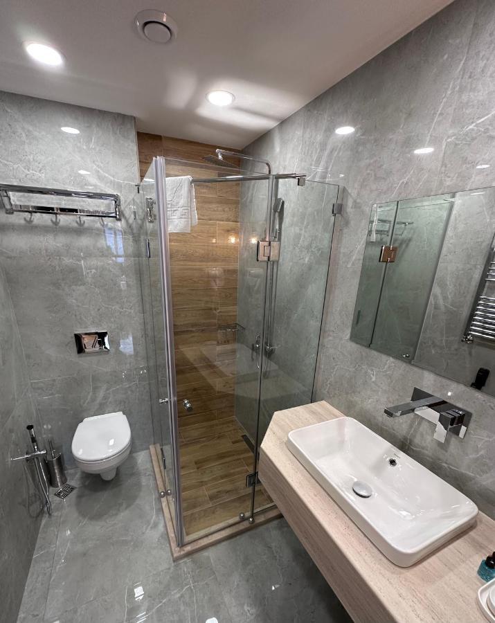 Hotel Embassy Tiflis Dış mekan fotoğraf