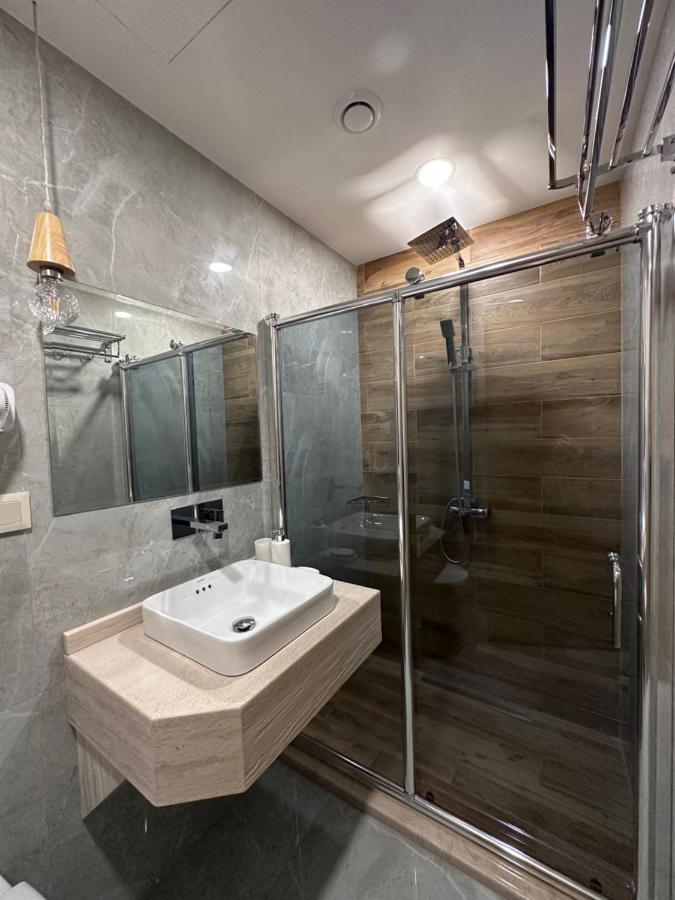 Hotel Embassy Tiflis Dış mekan fotoğraf