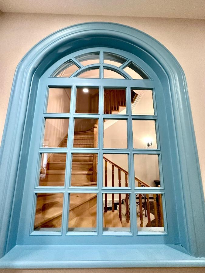 Hotel Embassy Tiflis Dış mekan fotoğraf