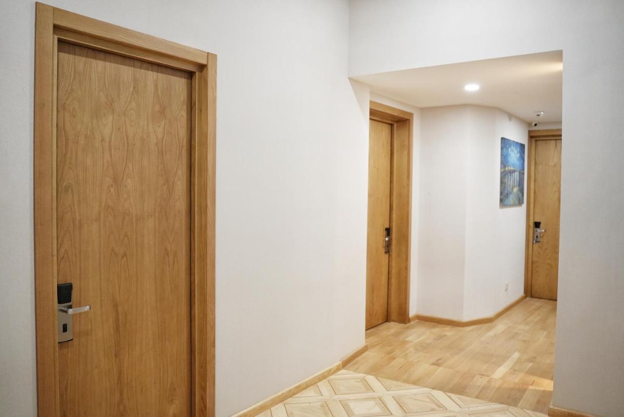 Hotel Embassy Tiflis Dış mekan fotoğraf