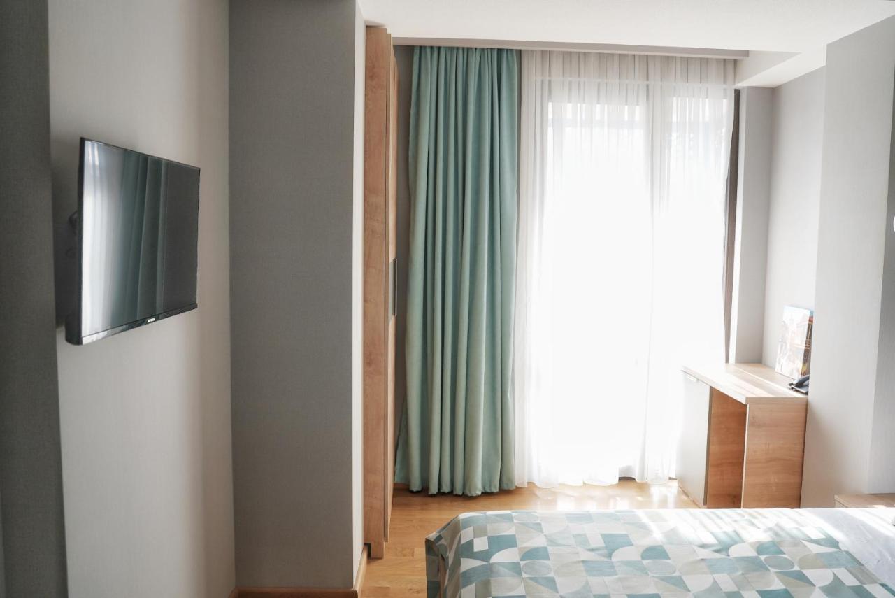 Hotel Embassy Tiflis Dış mekan fotoğraf