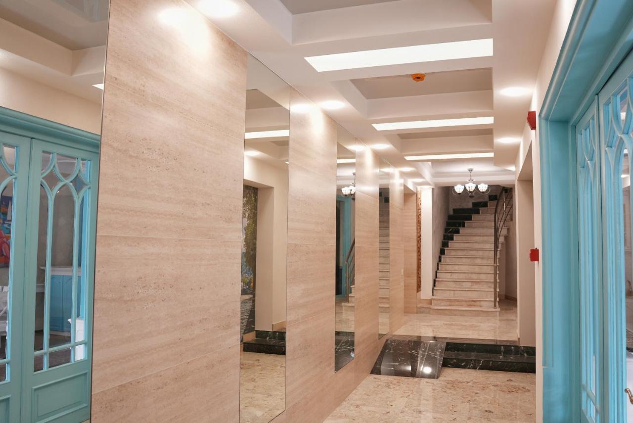 Hotel Embassy Tiflis Dış mekan fotoğraf