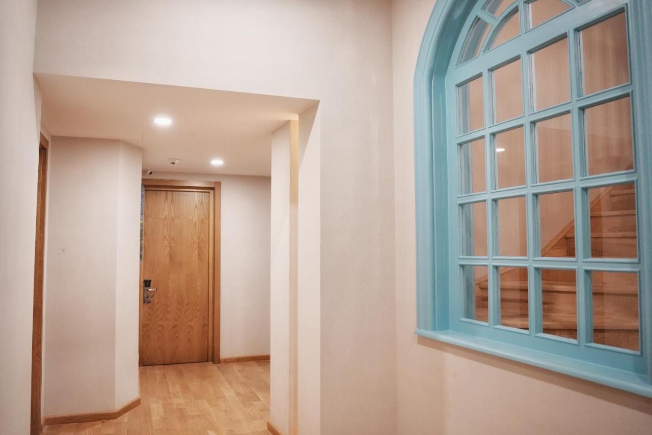 Hotel Embassy Tiflis Dış mekan fotoğraf