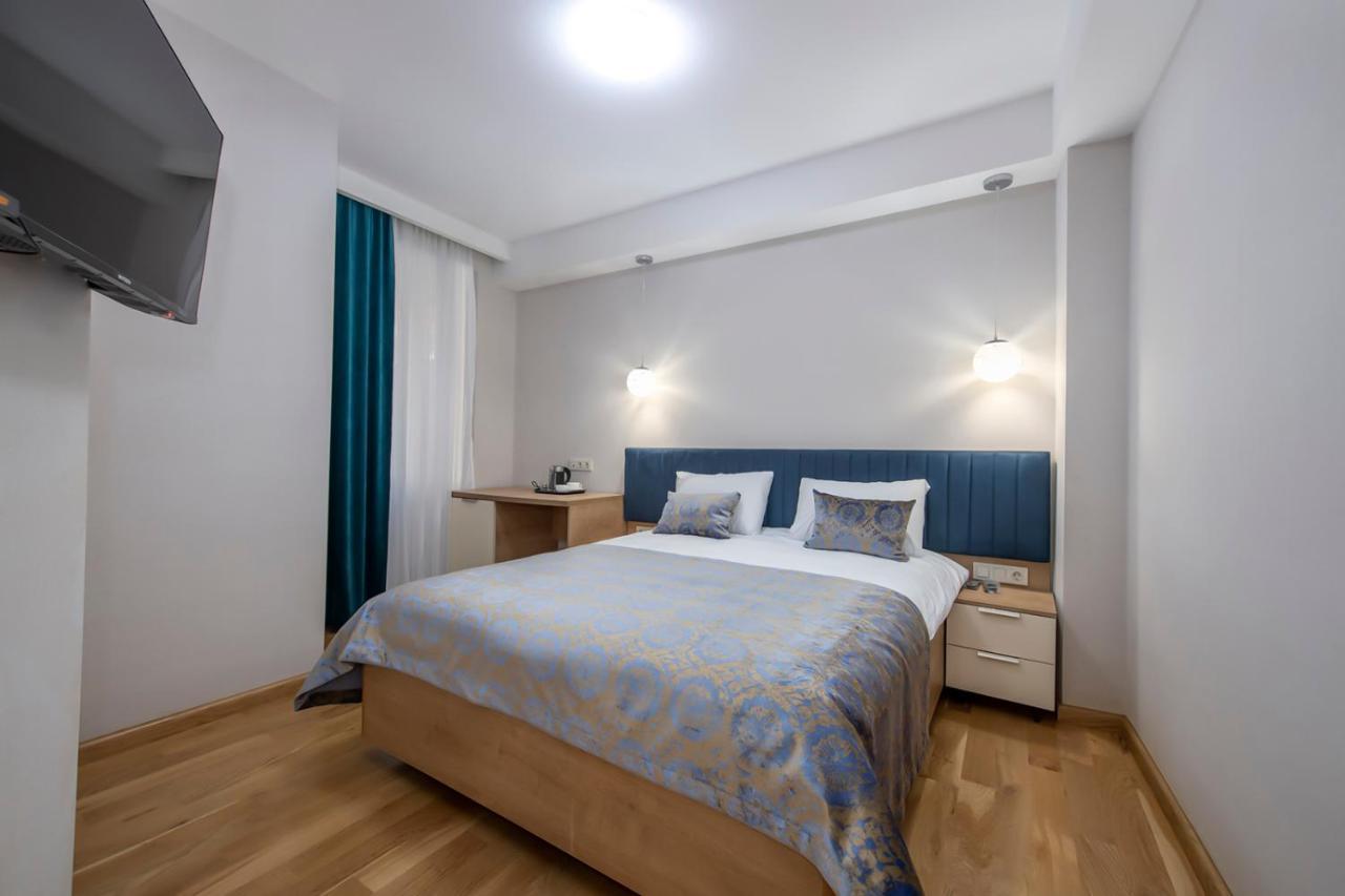 Hotel Embassy Tiflis Dış mekan fotoğraf