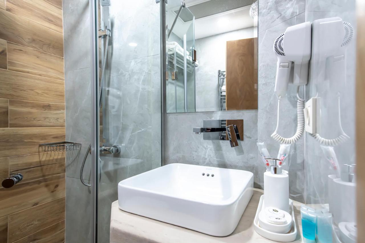 Hotel Embassy Tiflis Dış mekan fotoğraf